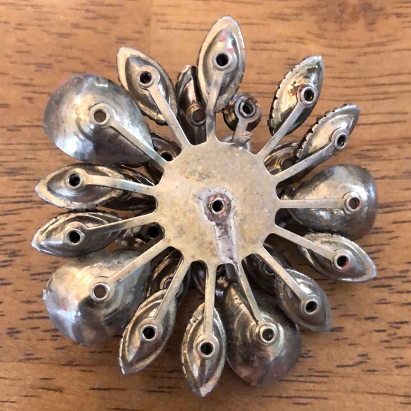 Black and White Brooch - Picture 2 of 3